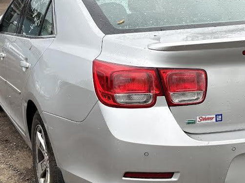 Feu arrière droit d'occasion OEM pour Chevrolet Malibu 2013-2016 (référence 23294319)