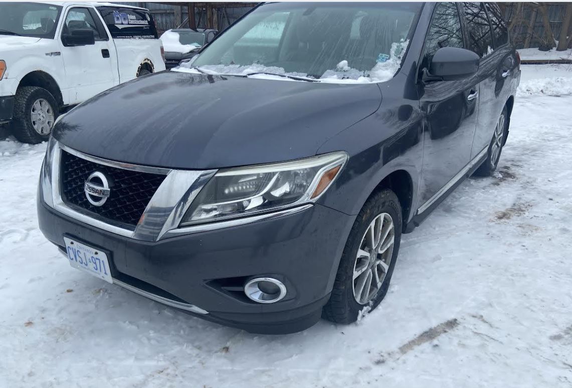 Alternateur d'origine d'occasion compatible avec Nissan Pathfinder (2013-2016), Murano (2015-2016), Infiniti QX60 (2014-2016) et Infiniti JX35 (2013).