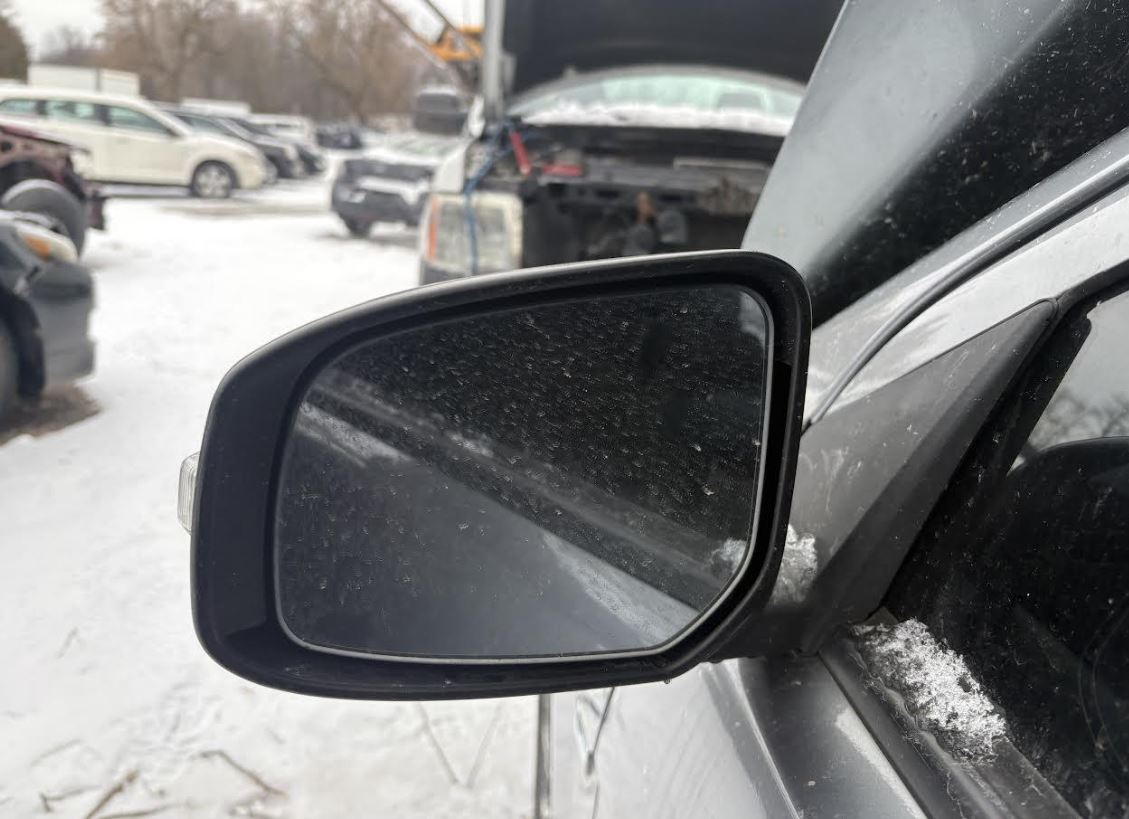 Rétroviseur extérieur gauche (côté conducteur) d'origine d'occasion avec clignotant, compatible avec Mitsubishi Lancer 2015-2017 (références : 7632C367 et 7632C351BA).