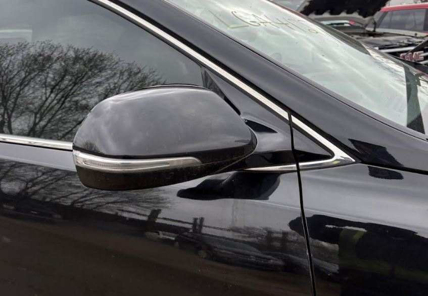 Used OEM RH Passenger side Door Mirror Power w/turn signal & blind spot fits 2014-2016 Hyundai Santa Fe 87623B8000