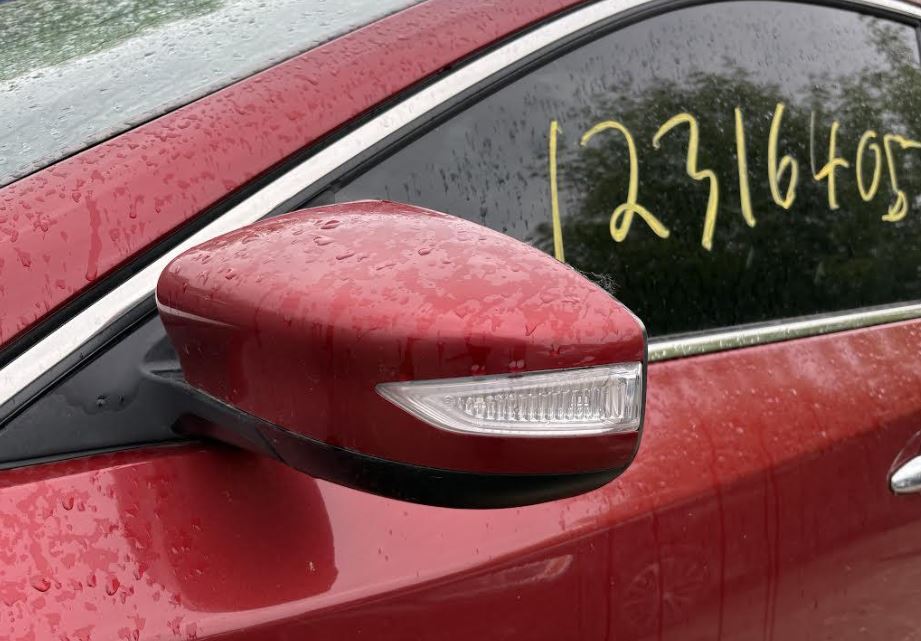 Rétroviseur extérieur gauche d'origine d'occasion, compatible avec Nissan Altima 2013-2015 (avec clignotants à LED) et 2016-2018 (avec clignotants intégrés). Références : 963023TH3A et 963743TH1A.