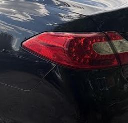 Feu arrière côté conducteur d'origine d'occasion, compatible avec Infiniti M35 (2012-2013), Infiniti M37/M56 (2011-2013) et Infiniti Q70 (2014) - Référence : 265551MA0A