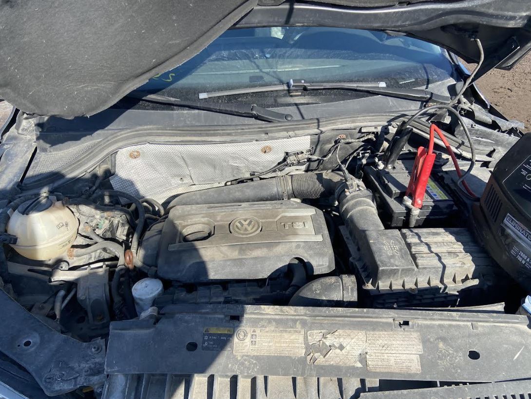 Collecteur d'échappement d'origine d'occasion avec turbo, compatible avec Audi Q3 (2015-2018), VW Tiguan (2015-2016), Jetta et GLI (2012-2014), Passat CC (2013-2017) et Beetle (2012-2014).