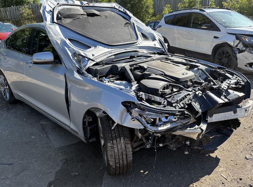 Démarreur d'origine d'occasion compatible avec les modèles Genesis G70 3.3L (2019-2023), G80 3.8L (2017) et G80 3.8L (2018-2020).