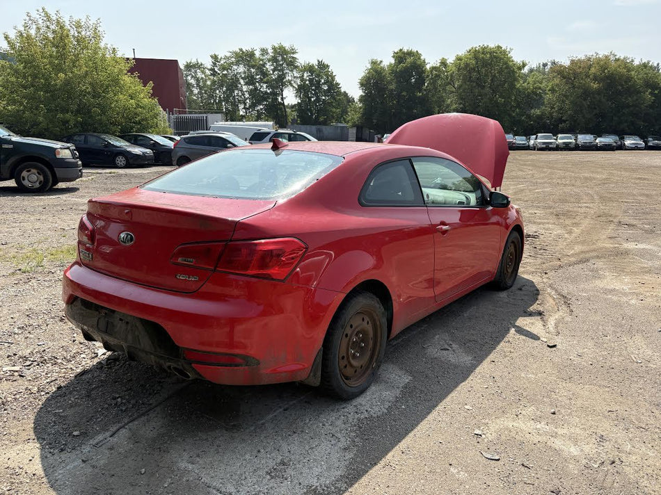 Feu arrière gauche côté conducteur d'occasion pour Kia Rondo 92101A4200 (2014-2017)