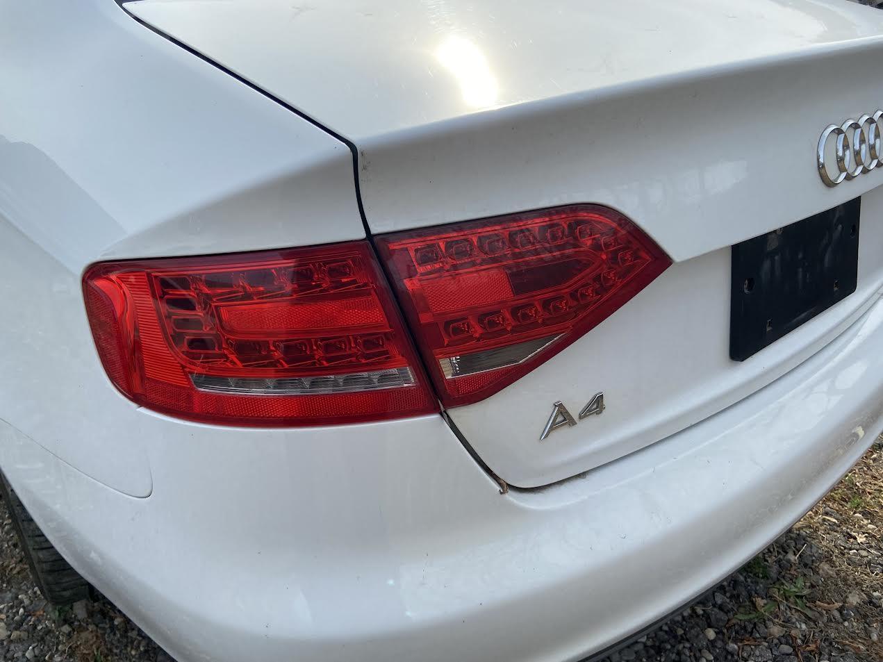 Feu arrière gauche d'origine (OEM) d'occasion pour Audi A4 2010-2012, référence 8K5945095L