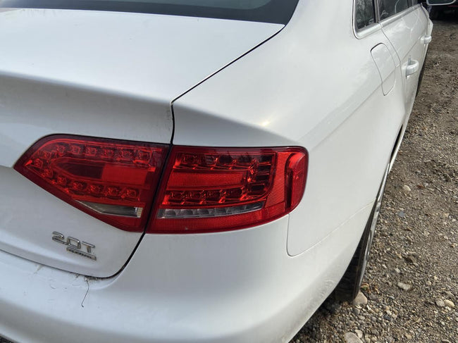 Feu arrière droit (côté passager) d'origine d'occasion pour Audi A4 (2010-2012) - Référence : 8K5945096L