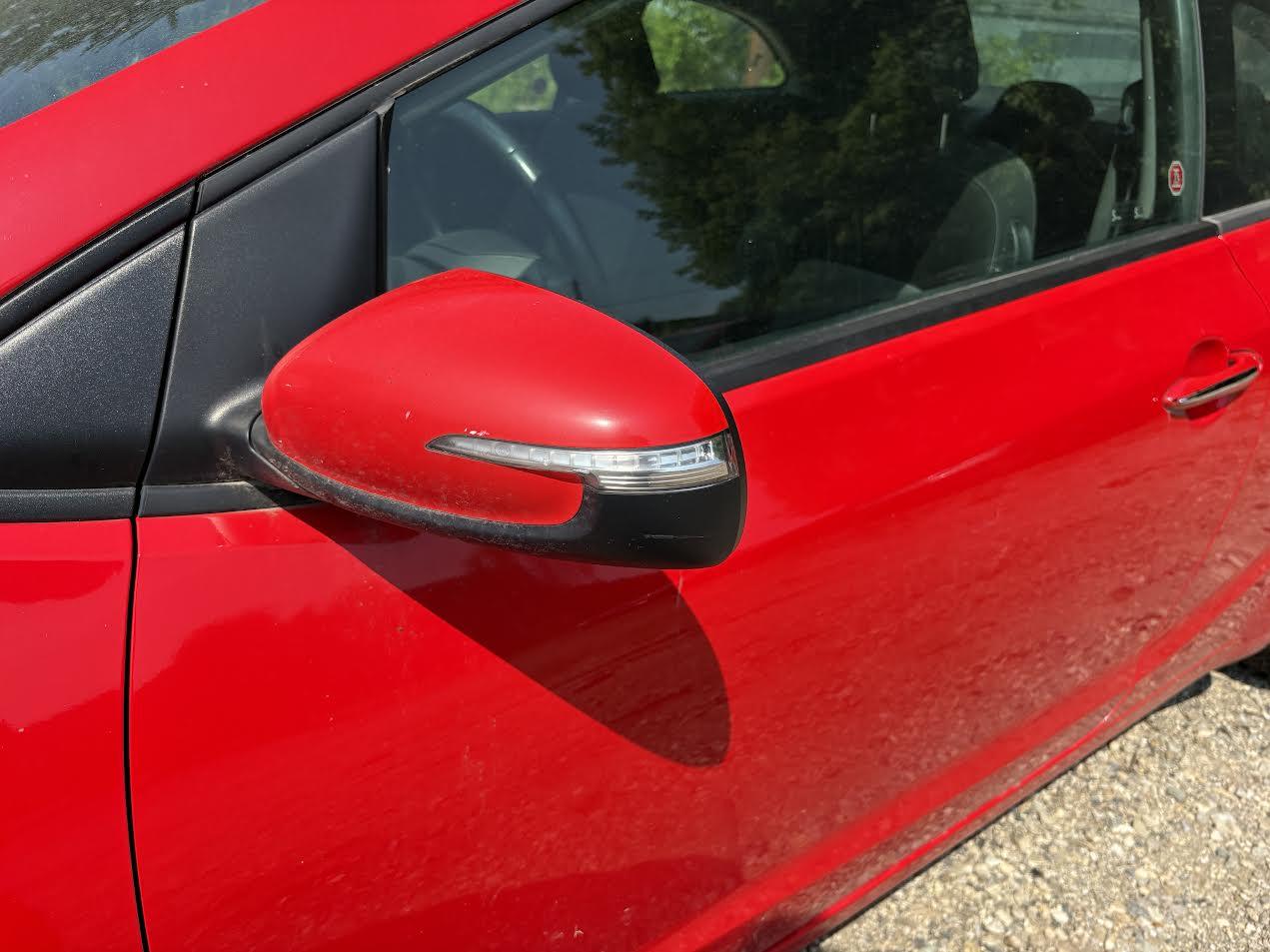 Feu arrière gauche côté conducteur d'occasion pour Kia Rondo 92101A4200 (2014-2017)