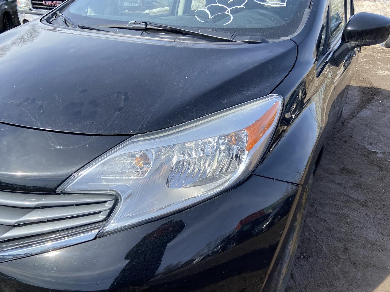 Phare avant côté conducteur d'occasion pour Nissan Versa 26060EM30A (2007-2012)