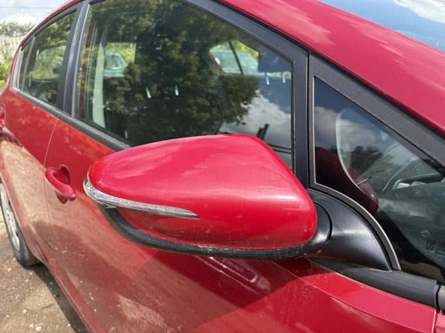 Feu arrière gauche côté conducteur d'occasion pour Kia Rondo 92101A4200 (2014-2017)