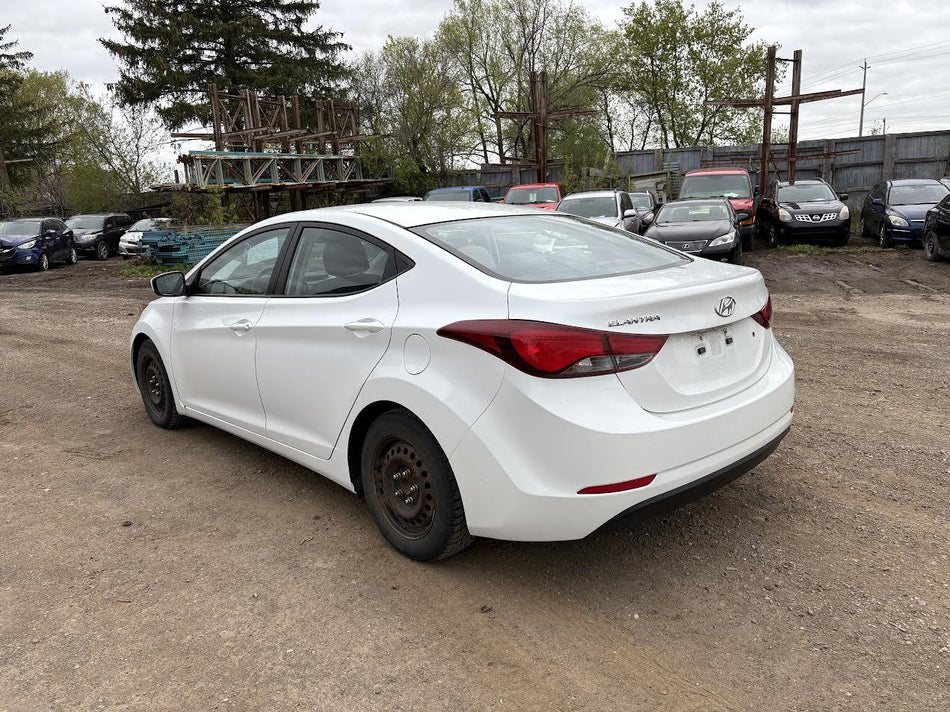 Feu arrière gauche côté conducteur d'occasion pour Hyundai Elantra 2013-2017 92401A5010 92401A5011