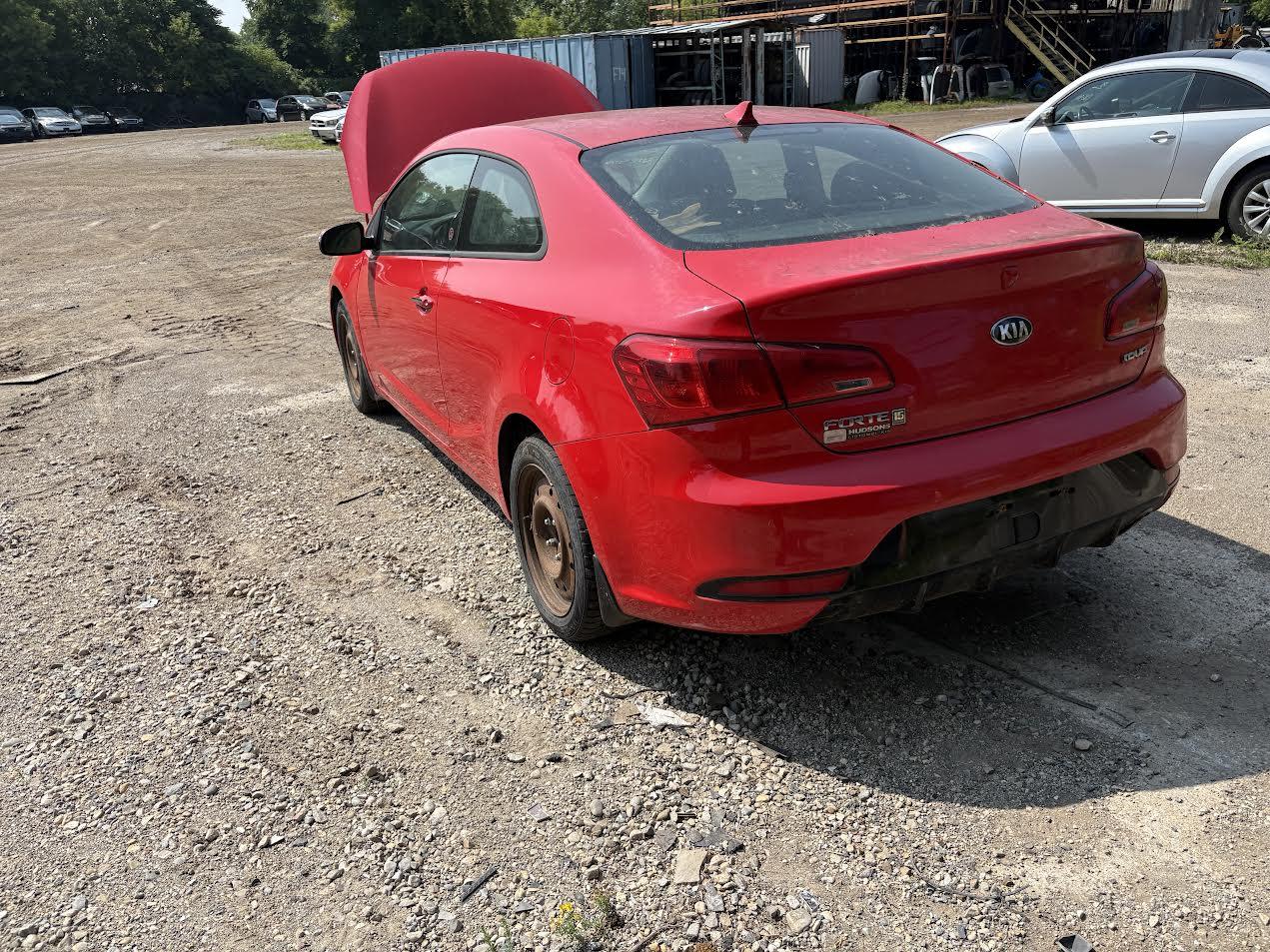 Feu arrière gauche côté conducteur d'occasion pour Kia Rondo 92101A4200 (2014-2017)