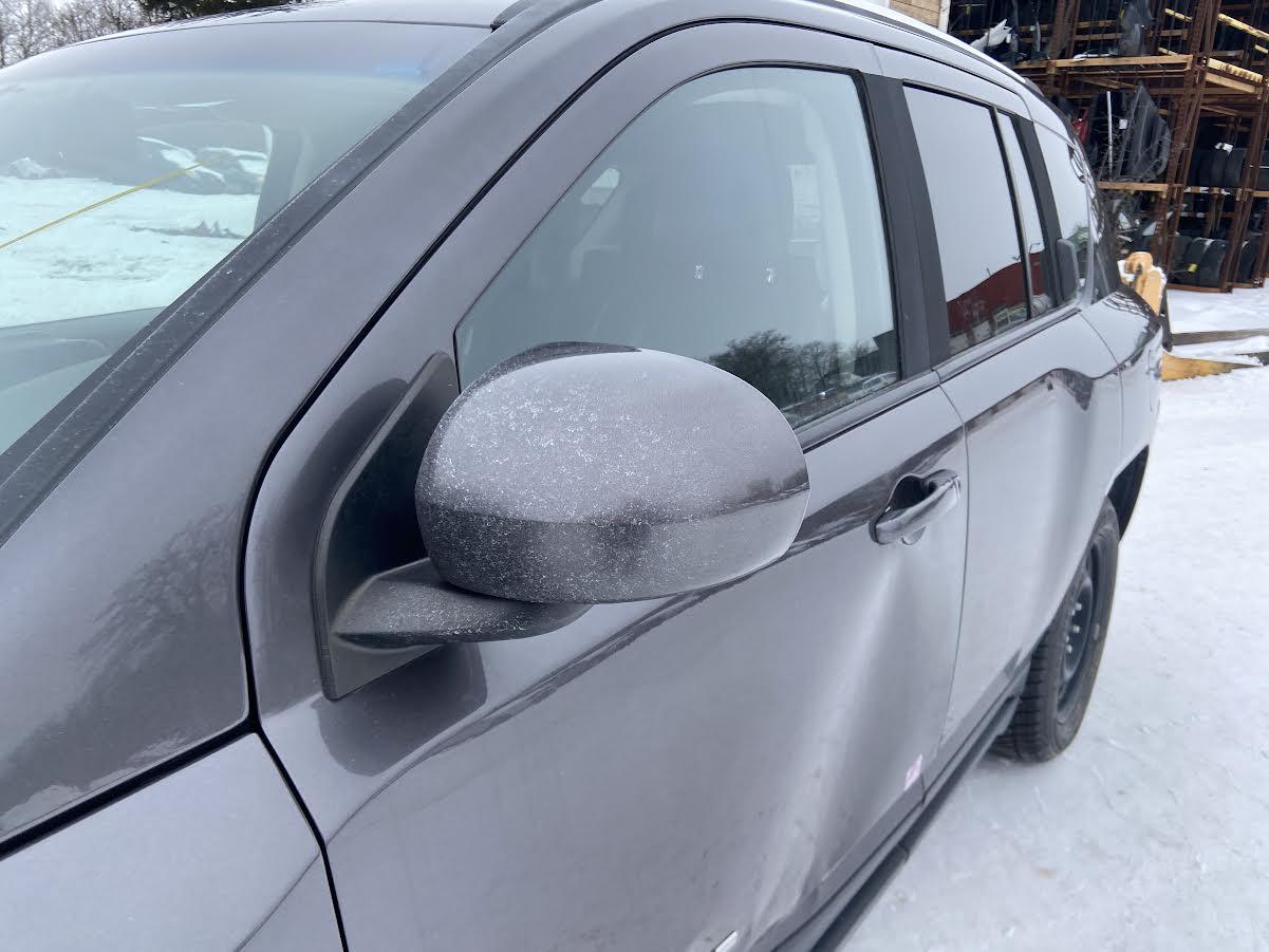 Rétroviseur extérieur gauche d'origine d'occasion pour Jeep Compass 2012-2016 (références : 5LV67GW7AE et 6AC89GW7AA).