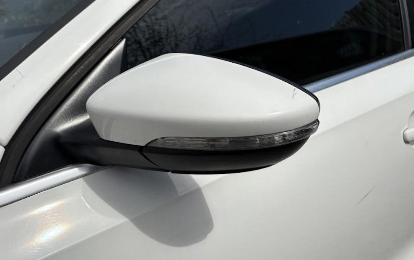 Rétroviseur extérieur gauche d'origine (OEM) d'occasion, sans mémoire, avec clignotant, compatible avec VW Jetta 2011-2016 (référence 5C7857507AD).