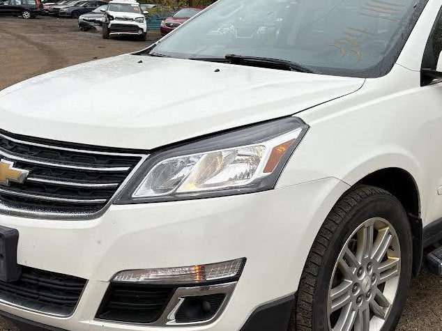 Phare avant gauche d'origine (OEM) d'occasion, compatible avec Chevy Traverse 2013-2017, référence 23402604