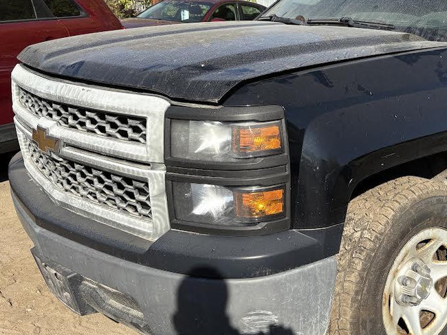 Phare avant gauche d'origine (OEM) d'occasion, compatible avec Silverado 1500 2014-2015, référence 23380552