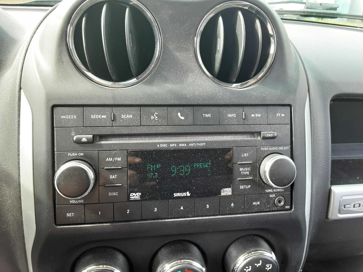Équipement audio/vidéo d'origine d'occasion (sans radio satellite) compatible avec Jeep Patriot/Compass 2013-2017 : 68282482AA 68282482AB