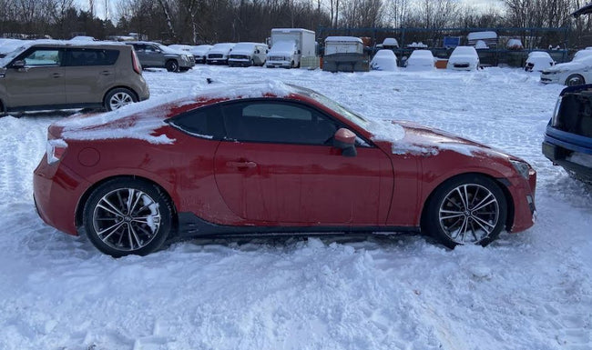 Alternateur d'origine d'occasion compatible avec Scion FR-S et BR-Z (2013-2016) et BR-Z (2017-2019) ; références : 86 23700AA750 et 23700AA751