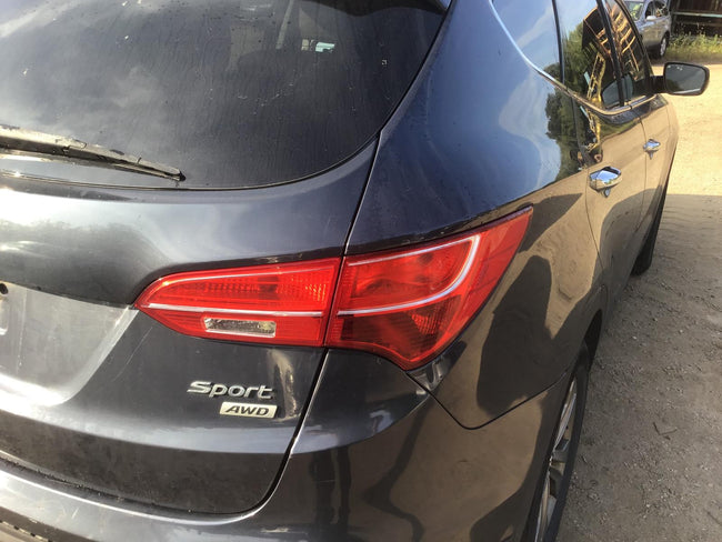 Feu arrière droit d'occasion OEM Santa Fe Sport 2013-2016 924024Z000