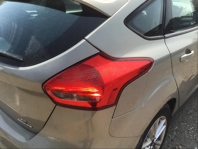 Feu arrière droit d'occasion OEM pour Focus Hatchback 2015-2018 F1EZ13404Z F1EB13404GF F1EB13404GG