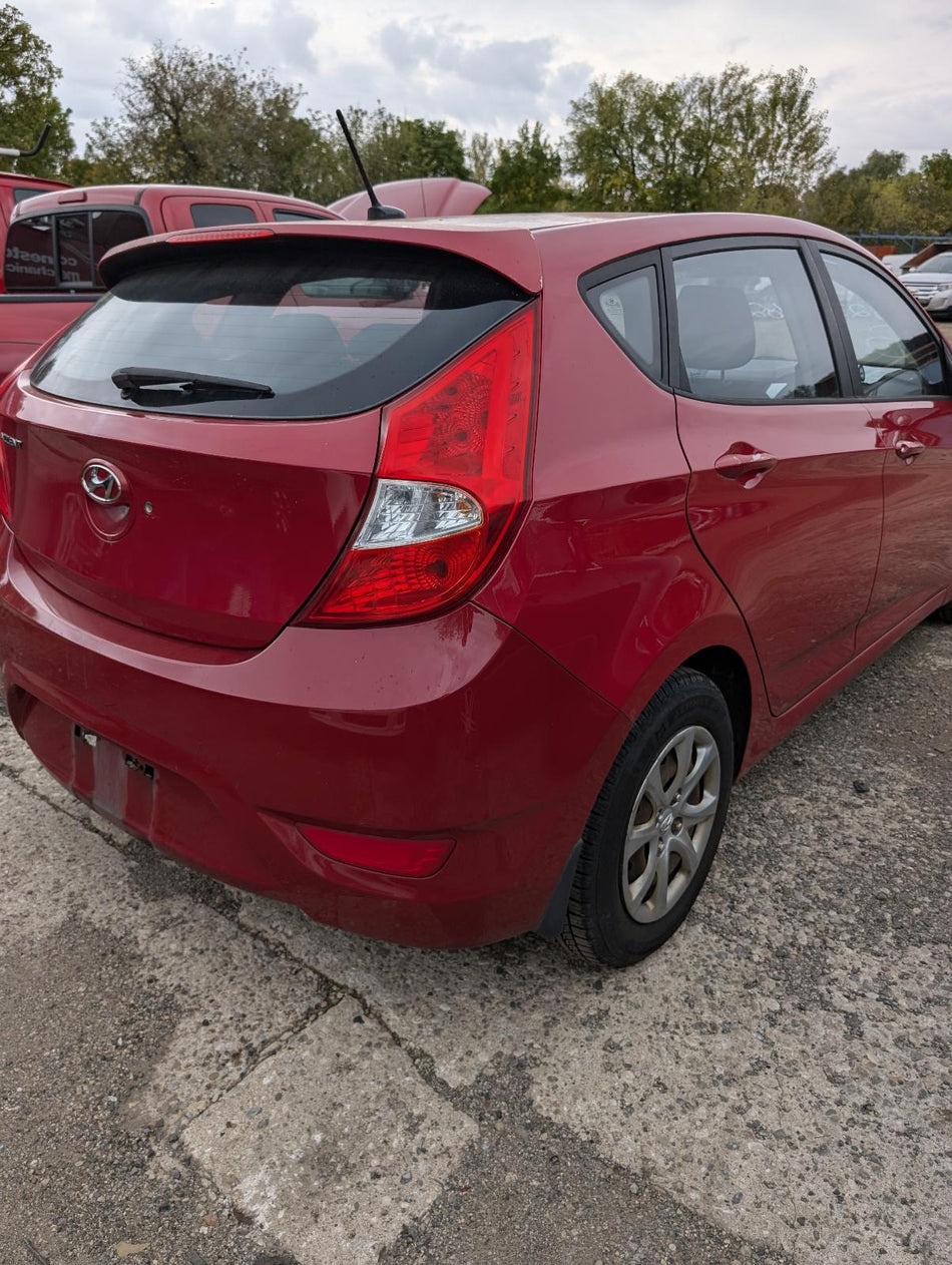 Feu arrière droit d'occasion OEM pour Hyundai Accent GT 924021R210 (2012-2017)