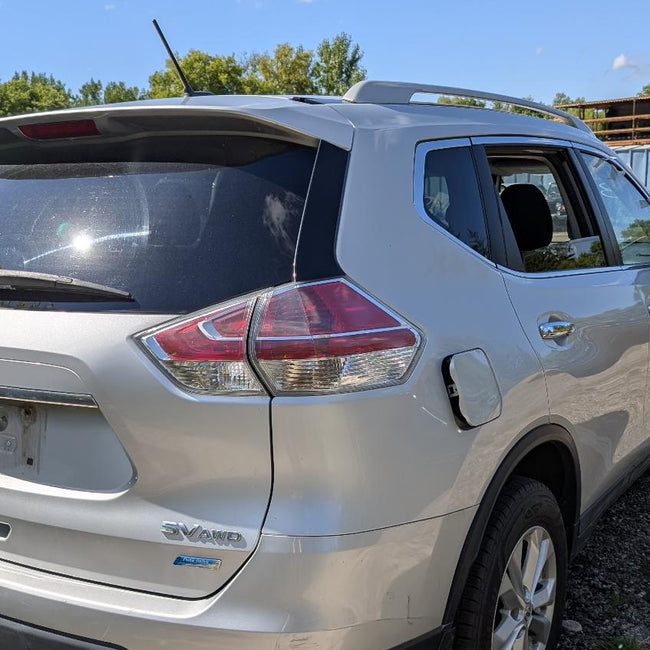 Feu arrière gauche côté conducteur d'occasion pour Nissan Rogue 2014-2017 (référence 265554BA0A)
