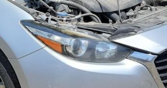Used OEM RH Passenger Side Halogen Headlight fits 2017-2018 Mazda 3