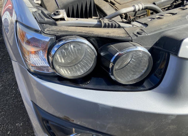 Used OEM RH Passenger side Headlight fits 2012-2016 Chevrolet Sonic 42390434 94534068 96830972