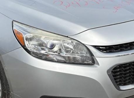 Used OEM RH Halogen Headlight fits 2013-2016 Chevrolet Malibu 23294938