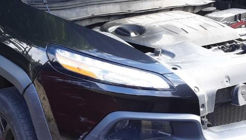 Used OEM RH Passenger side Halogen Headlight fits 2014-2018 Jeep Cherokee 68102846AE 68292992AA