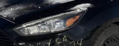 Phare halogène gauche d'origine d'occasion avec enjoliveur noir (sans LED) compatible avec Ford Focus 2015-2018