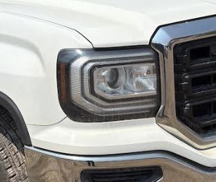 Phare HID droit d'origine d'occasion compatible avec les pick-ups Sierra 1500 (2016-2019) - Référence : 84228370