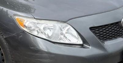 Used OEM RH Passenger side Headlight fits 2009-2010 Toyota Corolla 8111002670
