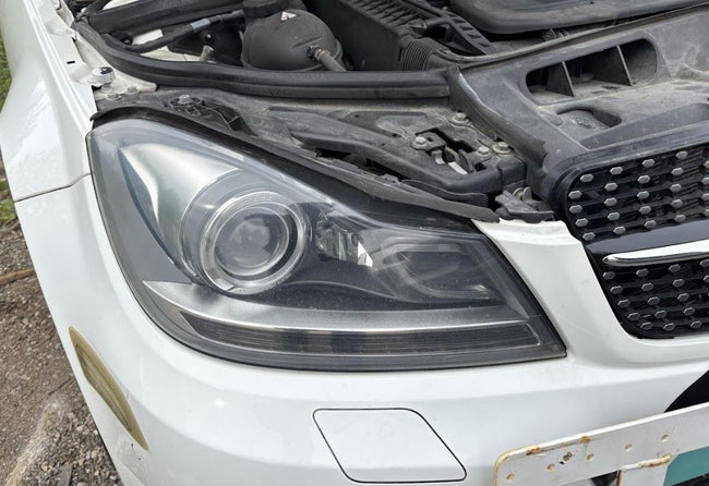 Used OEM RH Passenger side HID Headlight fits Mercedes C-Class 2012-2014 C63, 2012-2015 C250/C300/C350 2048204039, 2189009103