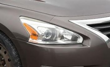 Used OEM RH Halogen Headlight fits 2013-2015 Nissan Altima Sedan 260103TA0A