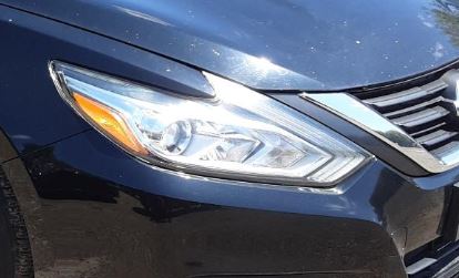Used OEM RH Passenger Side Halogen Headlight fits 2016-2018 Nissan Altima Sedan 260109HS0A