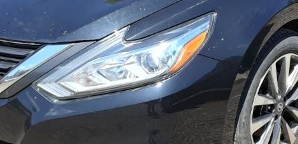 Used OEM  LH Driver Side Halogen Headlight fits 2016-2018 Nissan Altima Sedan 260609HS0A