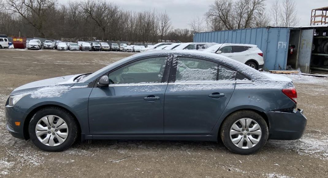 Porte avant OEM L d'occasion de qualité A pour Chevrolet Cruze 2012-2016 GM 95931667
