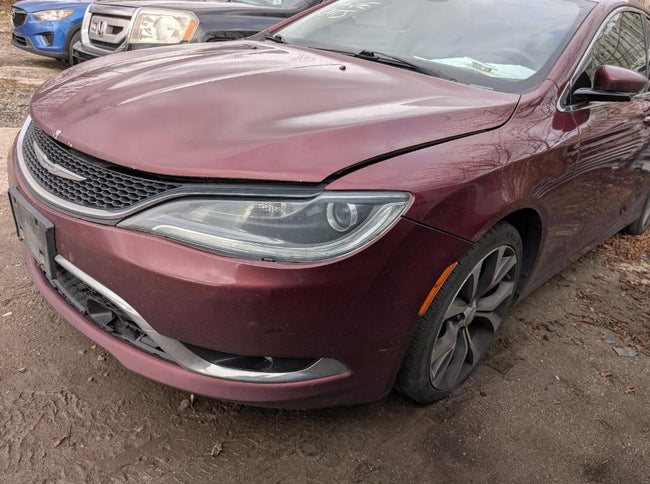 Porte avant OEM L d'occasion de qualité A pour Chrysler 200 2015-2017 68248177AC