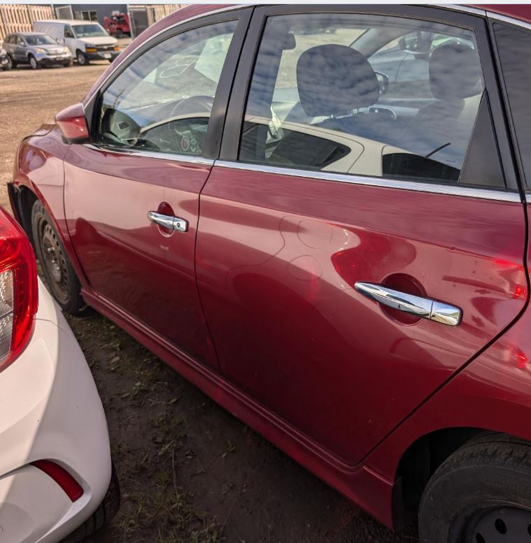 Porte avant OEM L d'occasion de qualité A pour Nissan Sentra 2013-2019 H01014AFMB