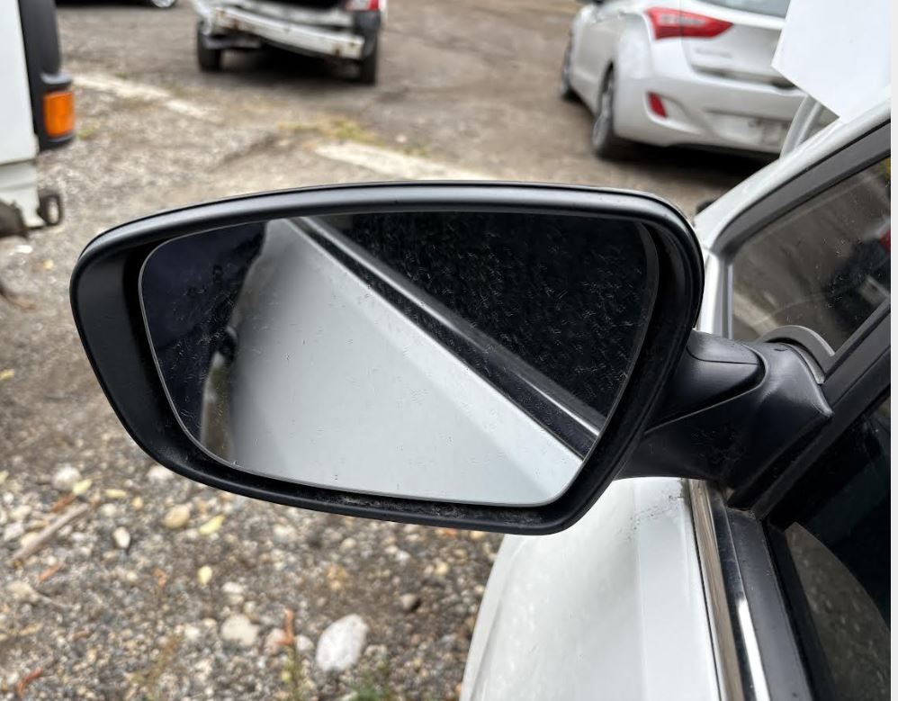 Rétroviseur extérieur gauche d'origine d'occasion avec éclairage de courtoisie et alerte d'angle mort, compatible avec Kia Forte 2017-2018, référence 87610B0040