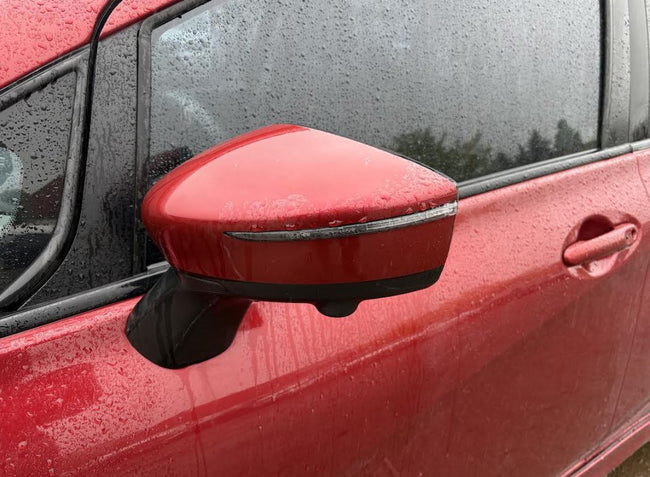 Rétroviseur extérieur gauche d'origine (OEM) d'occasion avec clignotant et caméra, compatible avec Nissan Versa 2018-2019 (références : 963029MF0H et 963749KK1H).