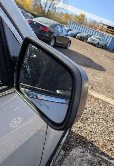 Rétroviseur extérieur droit d'origine d'occasion, compatible avec Chevrolet Equinox 2015-2017 et GMC Terrain 2016-2017 (référence 23467283).