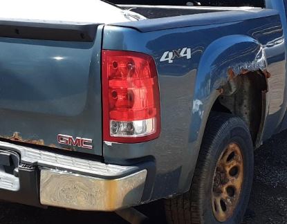 Used OEM RH Passenger Side Taillight fits GMC 2007-2013 Sierra 1500 Pick up 2007-2014 Sierra 2500/3500 25958485