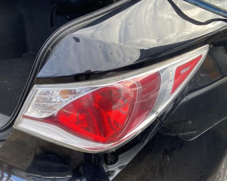 Feu arrière droit d'occasion OEM pour Hyundai Sonata 924024R050 (2011-2015)