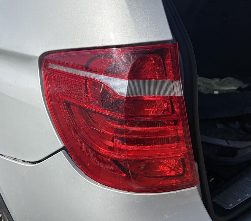 Feu arrière latéral gauche (côté conducteur) d'origine, compatible avec BMW X3 2011-2017 (référence 63217220241).