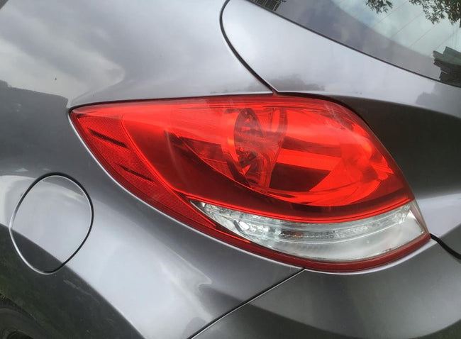Feu arrière gauche côté conducteur d'occasion pour Hyundai Veloster 924012V000 (2012-2017)