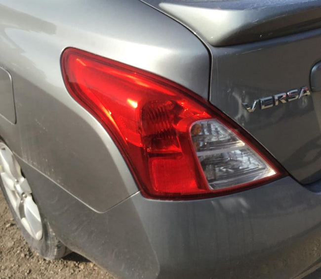 Feu arrière gauche côté conducteur d'occasion pour Nissan Versa 2012-2019 265553AN0A