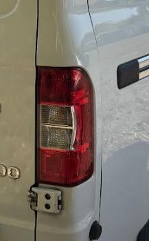 Feu arrière droit d'origine d'occasion compatible avec Nissan NV 1500/2500/3500 (2012-2020) - Référence : 265501PA0A