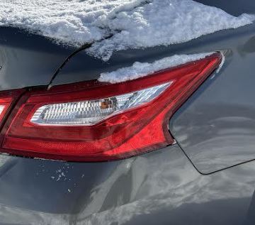Used OEM RH Taillight fits 2016-2017 Nissan Altima 265509HS0A